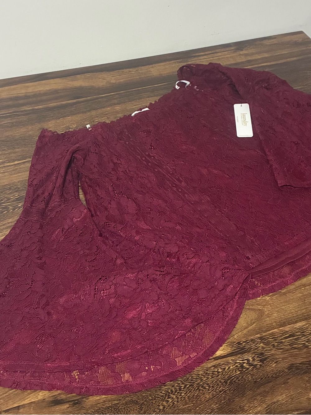 Laundry By Shelli Segal Burgundy Off the Shoulders Blouse - Picture 3 of 8